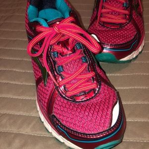 Brooks GTS shoes